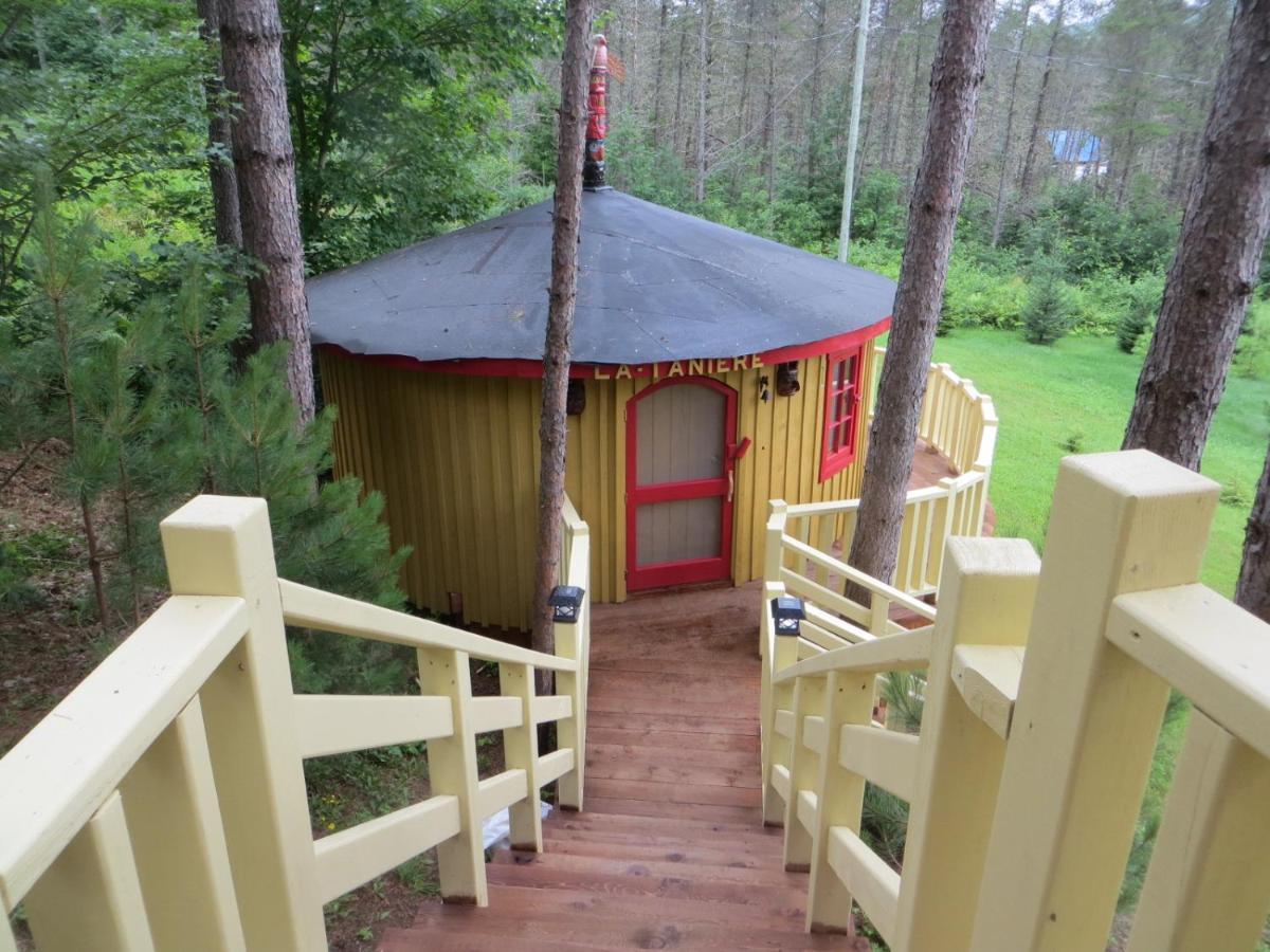 La Maison Sous Les Arbres Saint Roch de Mekinac Екстериор снимка