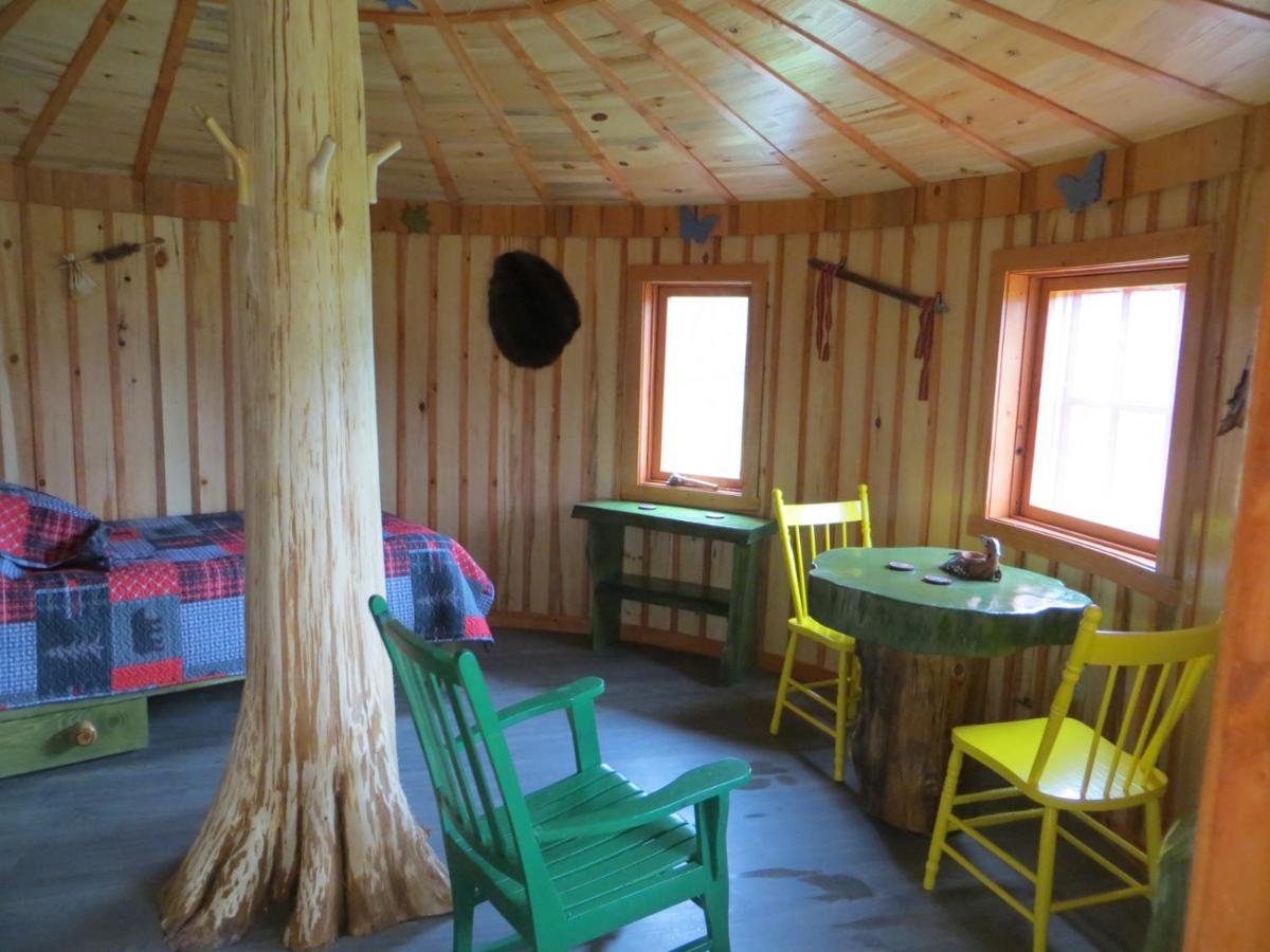 La Maison Sous Les Arbres Saint Roch de Mekinac Екстериор снимка