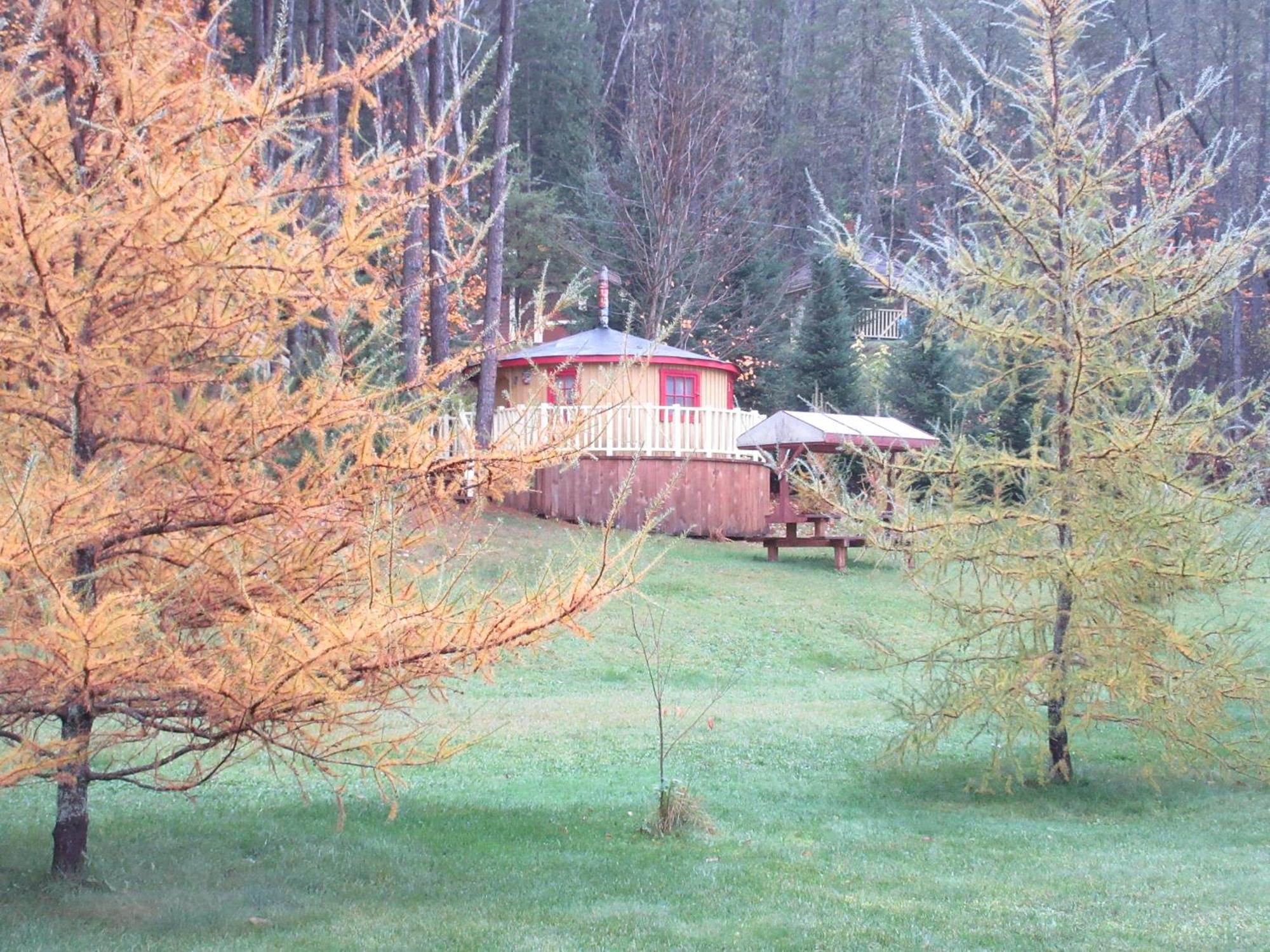 La Maison Sous Les Arbres Saint Roch de Mekinac Екстериор снимка